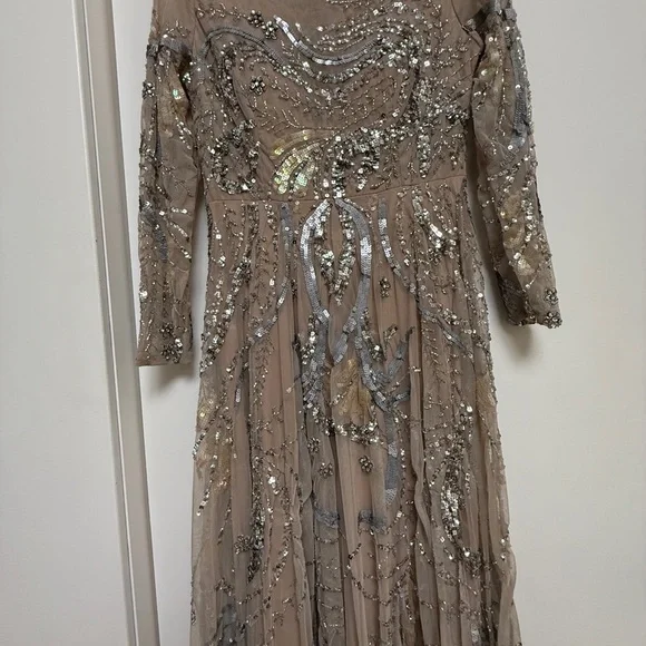 NWT | Mac Duggal 5217 Nude Elegant Sequin Embellished Cream Gown Size 4 - Picture 6 of 12